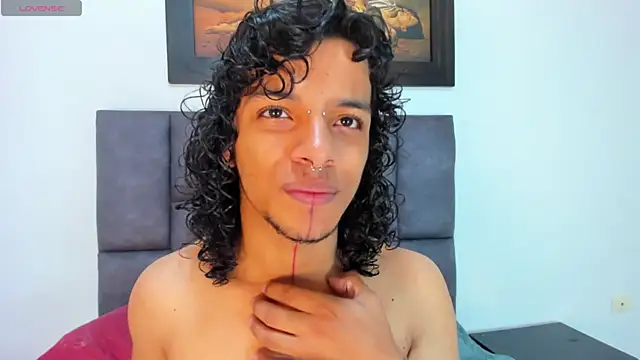 Snapshot of Lucas_cruz1 chatting on July 24, 3:15 am Lucas cruz1 online show from July 24, 3:15 am