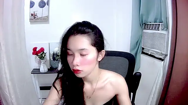 Snapshot of heartx_ chatting on June 19, 2:43 pm heartx online show from June 19, 2:43 pm