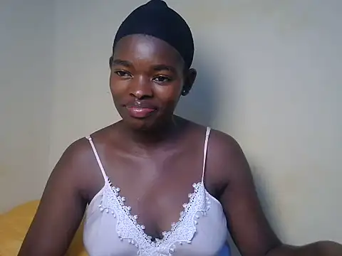 Snapshot of Emmerline_ chatting on June 11, 3:15 am Emmerline online show from June 11, 3:15 am