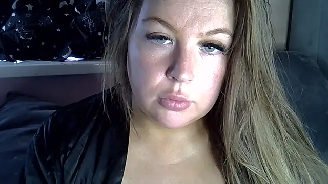Snapshot of KikiBlackxx chatting on May 30, 10:12 am KikiBlackxx online show from May 30, 10:12 am