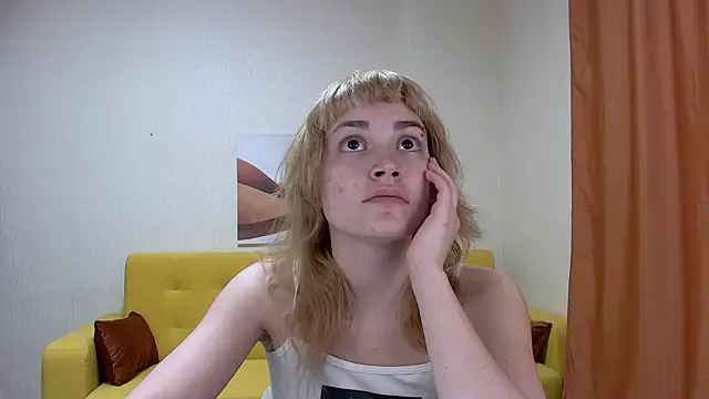 Snapshot of GabiLane chatting on June 3, 11:13 am GabiLane online show from June 3, 11:13 am