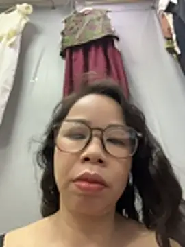 Snapshot of honghong_mother chatting on July 2, 4:51 am honghong mother online show from July 2, 4:51 am