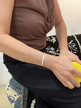 Snapshot of honghong_mother chatting on July 16, 12:55 pm honghong mother online show from July 16, 12:55 pm