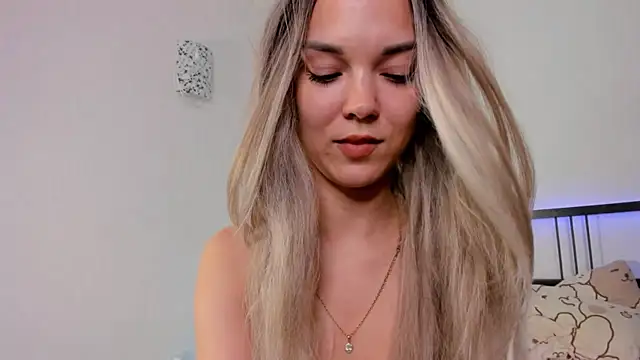 Snapshot of Flora_Meooww chatting on June 21, 2:19 pm Flora Meooww online show from June 21, 2:19 pm