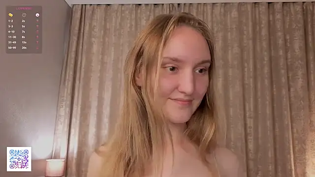 Snapshot of JenevaLitalien chatting on July 2, 3:40 pm JenevaLitalien online show from July 2, 3:40 pm