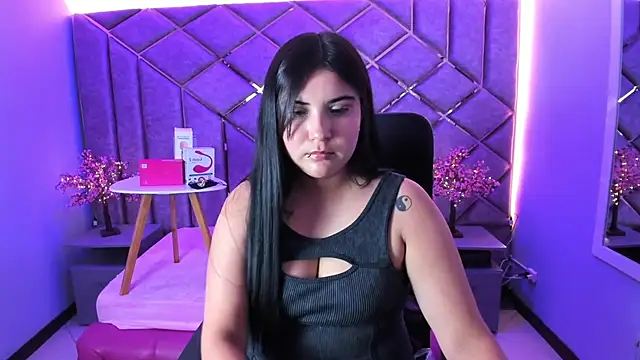 Snapshot of Issa_Queen chatting on July 9, 7:29 pm Issa Queen online show from July 9, 7:29 pm