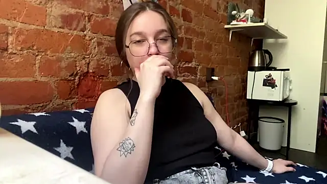 Snapshot of DaliLove chatting on June 1, 3:58 pm DaliLove online show from June 1, 3:58 pm