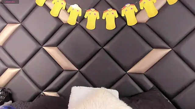 Snapshot of AdrianaHarlow chatting on July 10, 7:16 pm AdrianaHarlow online show from July 10, 7:16 pm