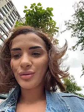 Snapshot of chloenyx chatting on June 1, 1:02 pm chloenyx online show from June 1, 1:02 pm