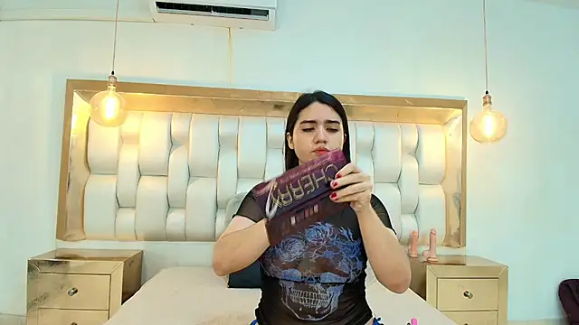 LizzyRaven online show from June 27, 11:37 am