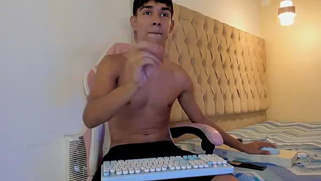 Snapshot of Samir_19XX chatting on July 6, 7:38 pm Samir 19XX online show from July 6, 7:38 pm