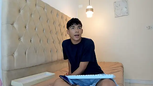 Snapshot of Samir_19XX chatting on July 26, 7:48 am Samir 19XX online show from July 26, 7:48 am