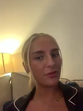 Snapshot of Millymae_ chatting on June 12, 6:40 pm Millymae online show from June 12, 6:40 pm