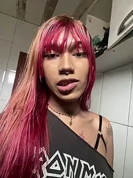 Snapshot of itevellyn_ chatting on June 2, 4:09 pm itevellyn online show from June 2, 4:09 pm