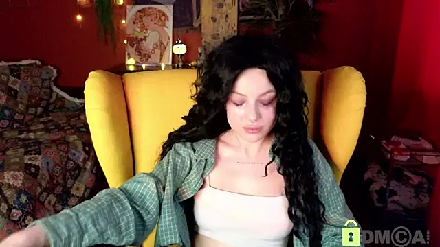 Snapshot of Monica_lar chatting on June 8, 1:00 pm Monica lar online show from June 8, 1:00 pm