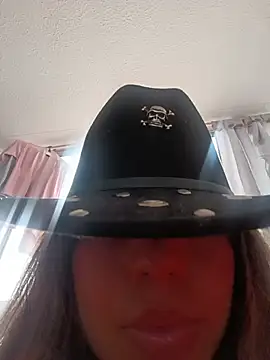 Snapshot of CleoDely chatting on July 20, 9:06 pm CleoDely online show from July 20, 9:06 pm