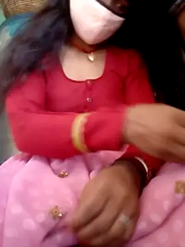Snapshot of Aarti9080 chatting on June 17, 6:27 am Aarti9080 online show from June 17, 6:27 am