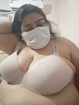 Snapshot of simranjeet_kaur69 chatting on June 19, 10:52 am simranjeet kaur69 online show from June 19, 10:52 am