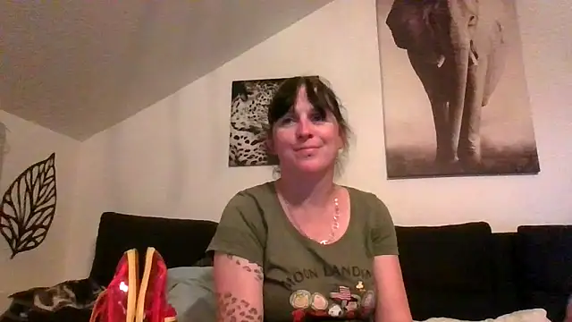 Snapshot of sexujuly88 chatting on May 29, 9:24 pm sexujuly88 online show from May 29, 9:24 pm