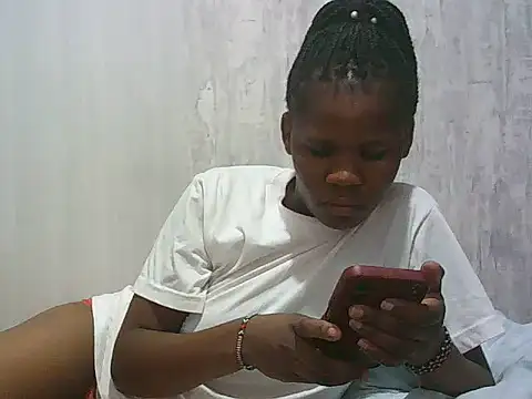 Snapshot of browncurvee chatting on August 6, 6:15 am browncurvee online show from August 6, 6:15 am