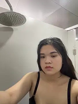 Snapshot of -Queen429- chatting on June 3, 1:03 pm -Queen429- online show from June 3, 1:03 pm