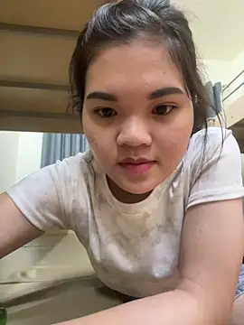 Snapshot of -Queen429- chatting on June 14, 1:02 pm -Queen429- online show from June 14, 1:02 pm