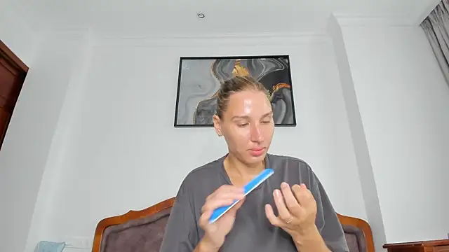 Snapshot of SofiClimbing chatting on October 25, 5:59 am SofiClimbing online show from October 25, 5:59 am