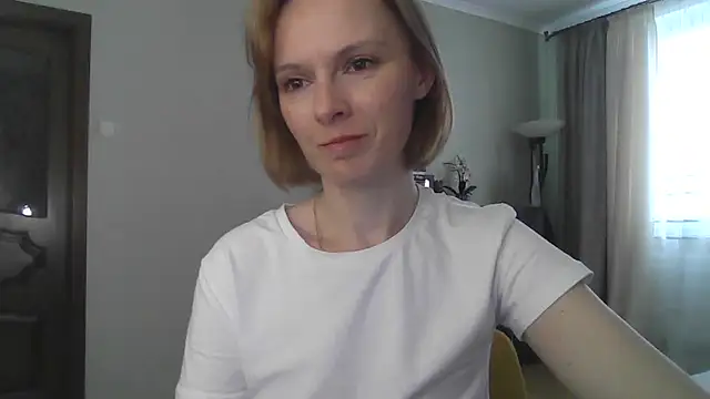 AdelleLovee  online show from June 4, 3:29 pm