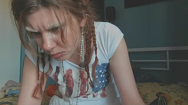 Snapshot of VivienDarkbloom chatting on June 5, 3:07 pm VivienDarkbloom online show from June 5, 3:07 pm