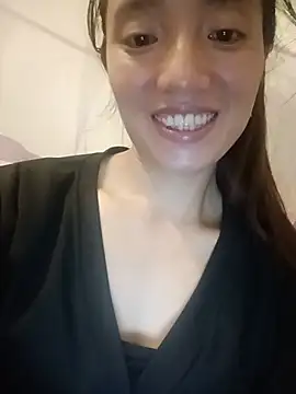 Snapshot of assurl-love chatting on June 2, 6:32 pm assurl-love online show from June 2, 6:32 pm