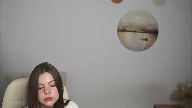 Snapshot of EleonorAchor chatting on June 3, 2:33 pm EleonorAchor online show from June 3, 2:33 pm