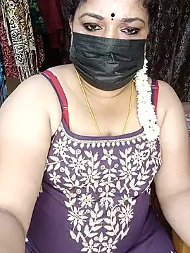 Snapshot of silky_rose29 chatting on June 20, 5:05 pm silky rose29 online show from June 20, 5:05 pm