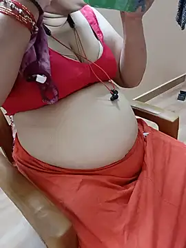 Snapshot of silky_rose29 chatting on July 1, 3:45 pm silky rose29 online show from July 1, 3:45 pm