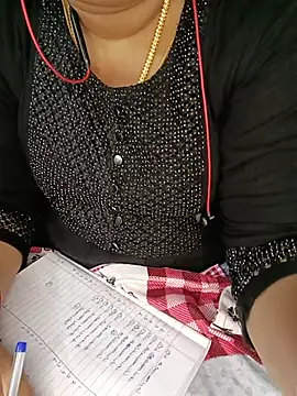Snapshot of silky_rose29 chatting on July 20, 10:39 am silky rose29 online show from July 20, 10:39 am