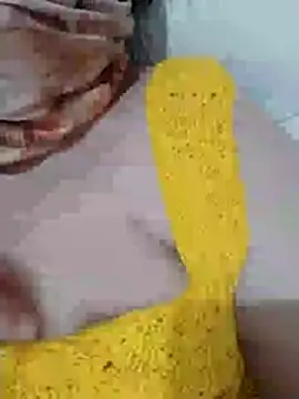 Snapshot of safae12 chatting on July 2, 11:22 pm safae12 online show from July 2, 11:22 pm