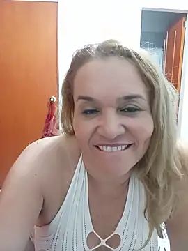 Snapshot of Sara_hilton02 chatting on June 18, 2:12 am Sara hilton02 online show from June 18, 2:12 am