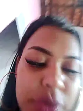 Snapshot of Silmara21 chatting on June 6, 4:33 pm Silmara21 online show from June 6, 4:33 pm