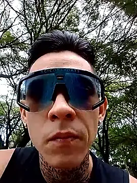 Snapshot of Brandonsexxxx chatting on June 8, 7:47 pm Brandonsexxxx online show from June 8, 7:47 pm