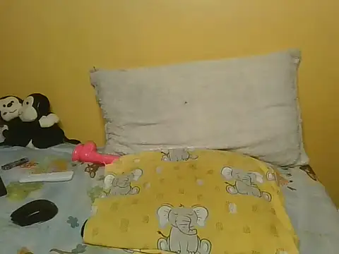 Snapshot of Suzzy_Baibe chatting on July 10, 9:39 pm Suzzy Baibe online show from July 10, 9:39 pm