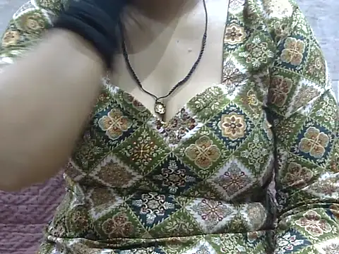 Snapshot of hey_darling_ chatting on July 14, 3:29 pm hey darling online show from July 14, 3:29 pm
