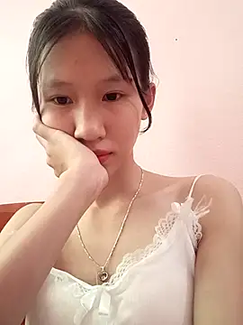 Snapshot of Abi_girl12 chatting on June 5, 5:47 am Abi girl12 online show from June 5, 5:47 am
