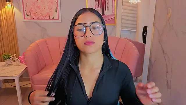 lia x a online show from June 5, 1:17 pm