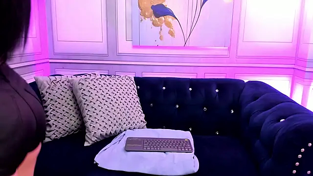 Snapshot of Emmy_kenner chatting on June 18, 2:23 am Emmy kenner online show from June 18, 2:23 am