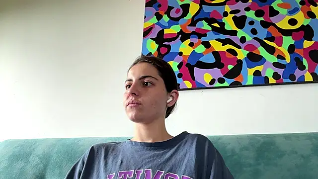 Snapshot of MarisaKomar chatting on June 14, 7:54 am MarisaKomar online show from June 14, 7:54 am