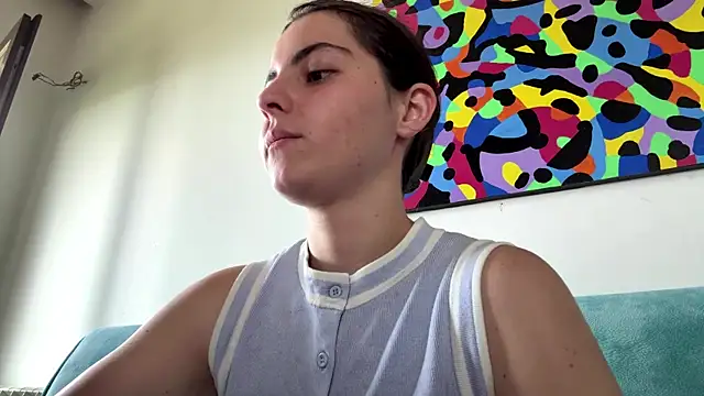 Snapshot of MarisaKomar chatting on June 19, 9:13 am MarisaKomar online show from June 19, 9:13 am