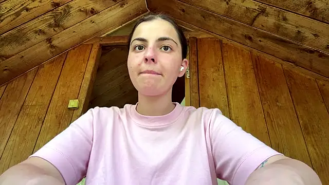 Snapshot of MarisaKomar chatting on July 17, 1:07 pm MarisaKomar online show from July 17, 1:07 pm