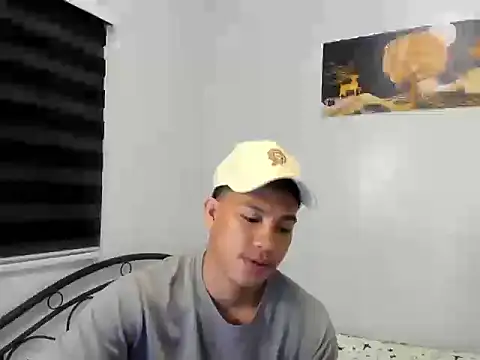 Snapshot of urfucker_vinz chatting on July 17, 2:45 pm urfucker vinz online show from July 17, 2:45 pm