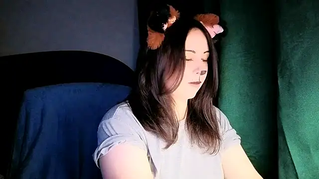 Snapshot of KattyySummer chatting on June 28, 7:53 pm KattyySummer online show from June 28, 7:53 pm
