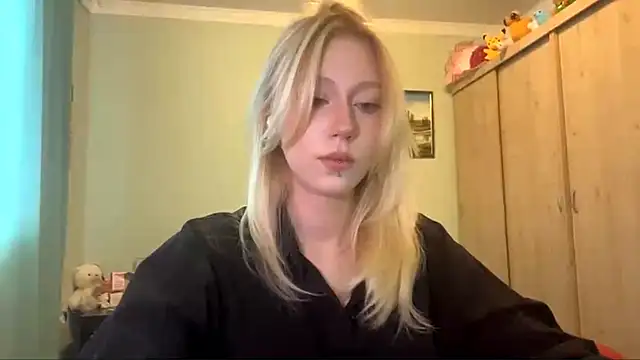 Snapshot of BossedFrog chatting on June 29, 2:28 pm BossedFrog online show from June 29, 2:28 pm