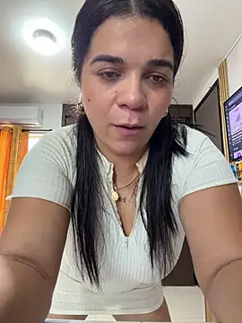 Snapshot of Siri_Luxx chatting on July 17, 10:03 pm Siri Luxx online show from July 17, 10:03 pm